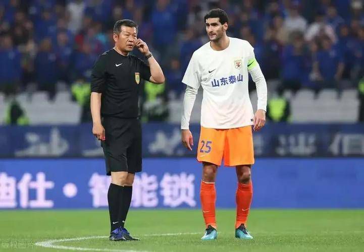 从“为死人而战”到“我的刀可以杀敌，但绝不杀平民百姓”，邓婵玉逐渐知晓战士的使命不是屠杀，而是守护百姓和正义，她完成了自我的觉醒，即便死了，也获得了真正的自由。
