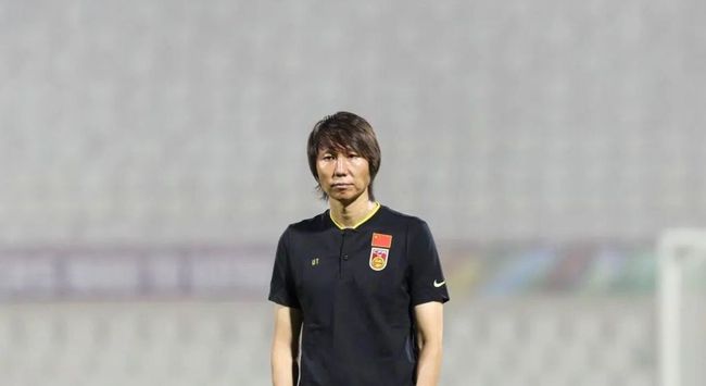 甄子丹新年再登封面 谈好莱坞作品信心十足 2017-01-04 1月3日，甄子丹写真登上《hashtag legend》一月刊封面并接受采访。