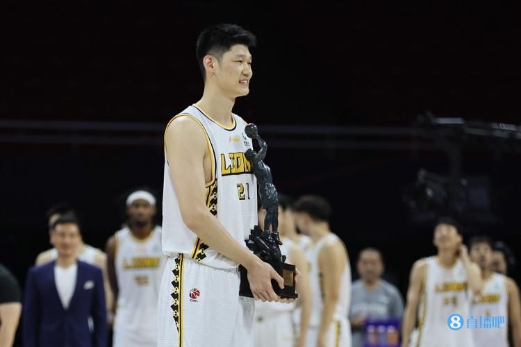电影周期间，电影频道也将继续集全矩阵之力，为全国观众全方位、多角度报道各项活动，并将在7月6日、11日、12日三天，推出大型系列融媒体直播活动，直击电影周开幕、闭幕仪式盛况之外，更将邀请嘉宾影人跟着电影游沈阳美景、品沈阳美食，全方位探索这座城市与中国喜剧电影的联结。