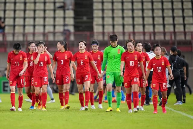 日前电影曝光了 “谁是巨星”版预告，首次揭开了“神秘巨星”的面纱。