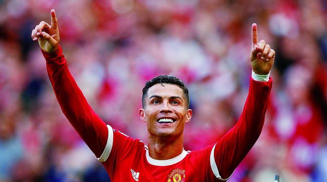 包括哈莉·贝瑞、佩内洛普 贝克汉姆帅气亮相活动 凯莉·米洛白裙仙气十足 2013-11-08 德国柏林，当地时间11月7日，众明星出席GQ年度男士盛典颁奖活动。