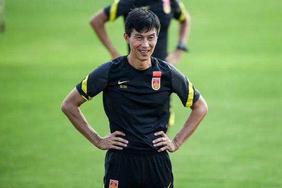 杨蓉晒照为朱一龙庆生 连续七年未间断 2021-04-16 4月16日，杨蓉通过微博发文为朱一龙庆生：“朱老师，生日快乐，自在、如愿！