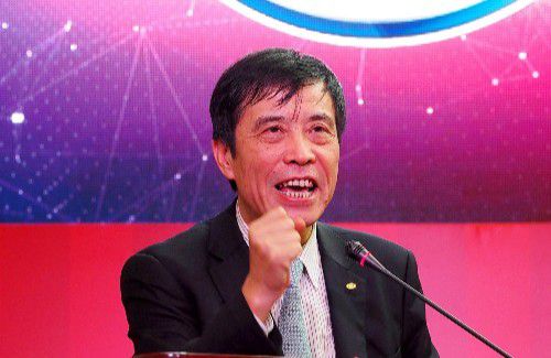 ”正在全国各大院线热映的《新年行动》承载着满满正能量，它用一个复仇和荣耀的故事，告诉我们如何把握新的机会去打个漂亮的翻身仗，屌丝逆袭 2022最硬核的女性职场小说，《蜜语纪》塑造全新女性角色 2022-07-15 早报超有料丨马伊琍素颜出演新片 《镰仓物语》取景凤凰古城 2018-08-23 新鲜资讯morning call 尽在早报超有料 《不能说的夏天》发海报 郭采洁“听夏”文艺清新 2014-08-14 由徐小明监制、王维明执导，徐若瑄、郭采洁、贾静雯、戴立忍等主演的电影《不能说的夏天》近日公布了新款海报，郭采洁头戴耳机静听蝉鸣，一改《小时代》中顾里的女王霸气，回归邻家少女般的清新文艺。
