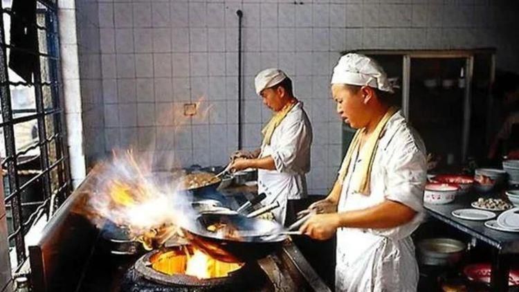 6月暑期档携全类型佳作强势来袭，从超级大片的视觉盛宴到经典重映的情怀重逢，从动画世界的奇幻冒险到现实题材的烟火温情——这个夏天 电影频道M观影团吹响集结号——“电影的夏天”，我们来了！