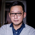 唯一要提示的就是：我们要让情怀真的成为情怀，而不是消费。