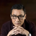 今日下午，袁弘通过微博晒出一家三口的合影庆祝，“结婚三年，一家三口”。