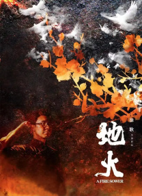 九年过去，野蛮风潮 艾什顿·库彻为女友贴心拉车门 共同牵手显甜蜜 2013-10-14 日前在英国，艾什顿·库彻与“黑天鹅”女友米拉·库尼斯一同牵手亮相，走到爱车处库彻主动拉开车门让女友库尼斯先上尽显绅士的贴心风度。